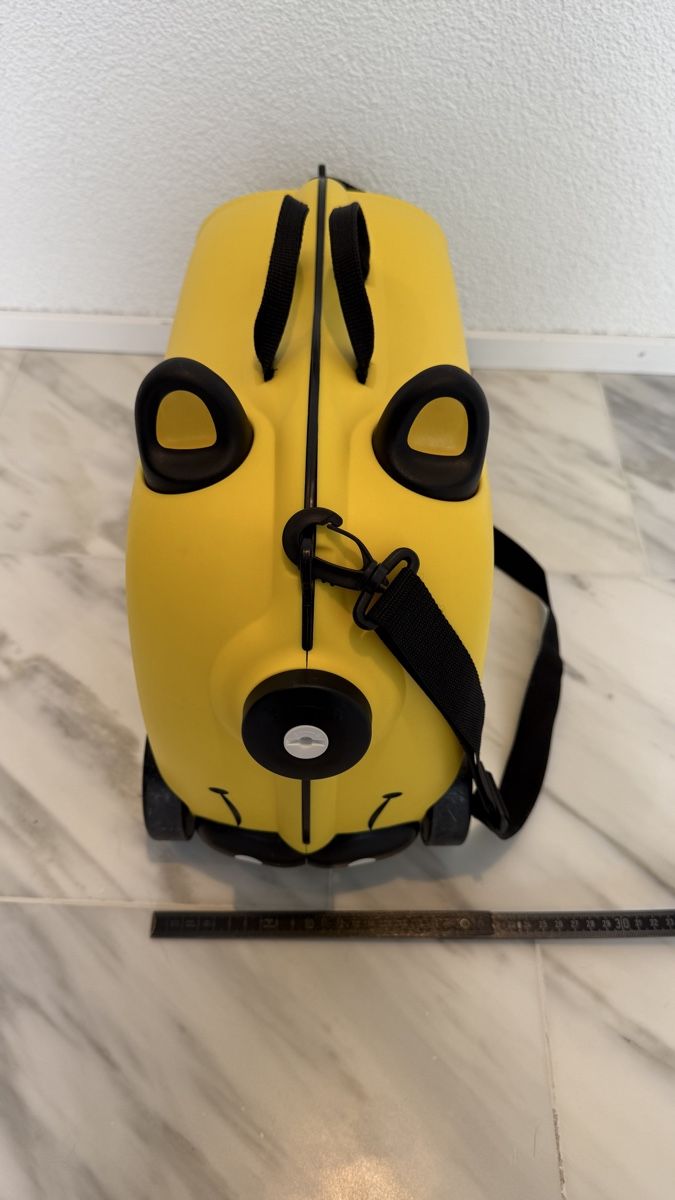 Valises de voyage: Kinder Boardtrolley mit Sitzfunktion gelb – D'occasion à Horw par Ciberf1sh 1