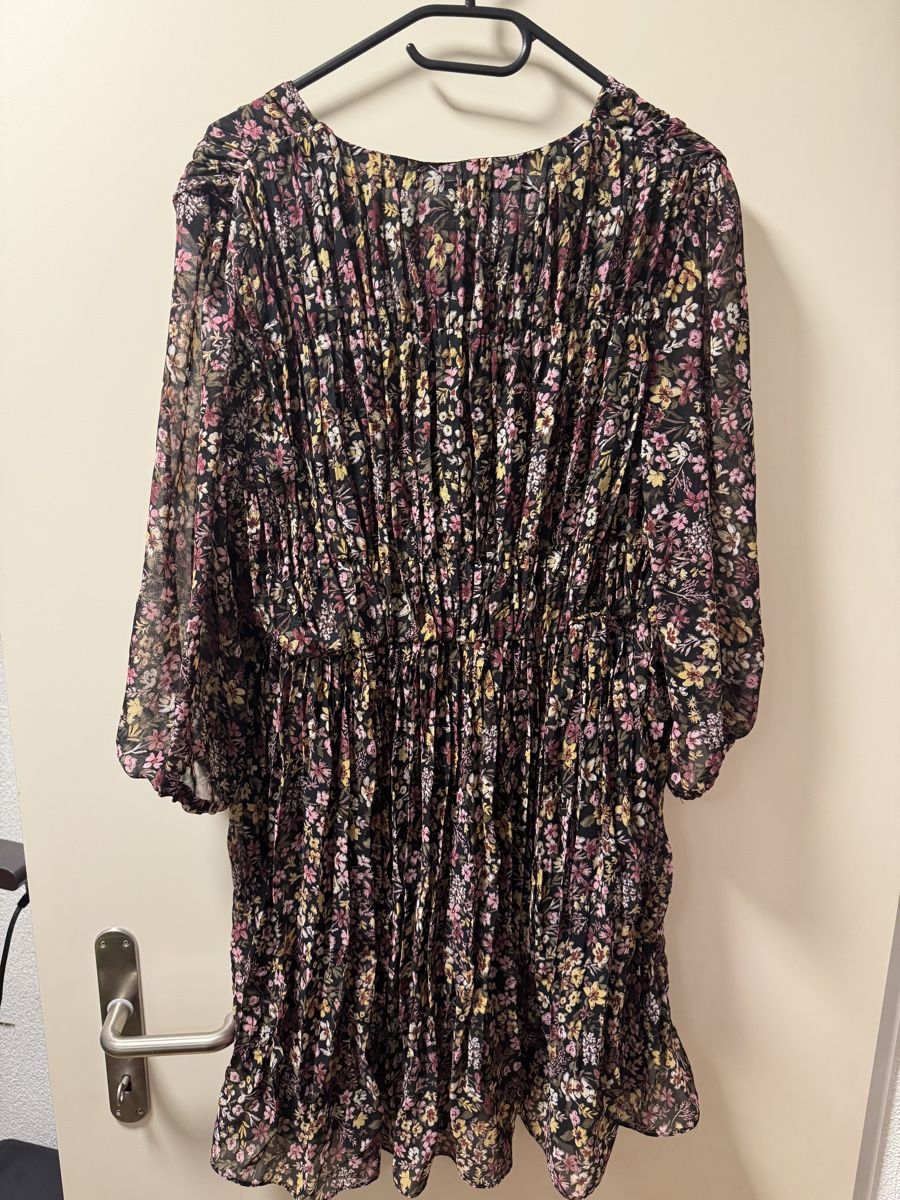 Vero Moda Vestiti: Blumenkleid Gr. M romantisch verspielt neuwertig – Nuovo (secondo la descrizione) da Zürich venduto da cha_7n8s 4