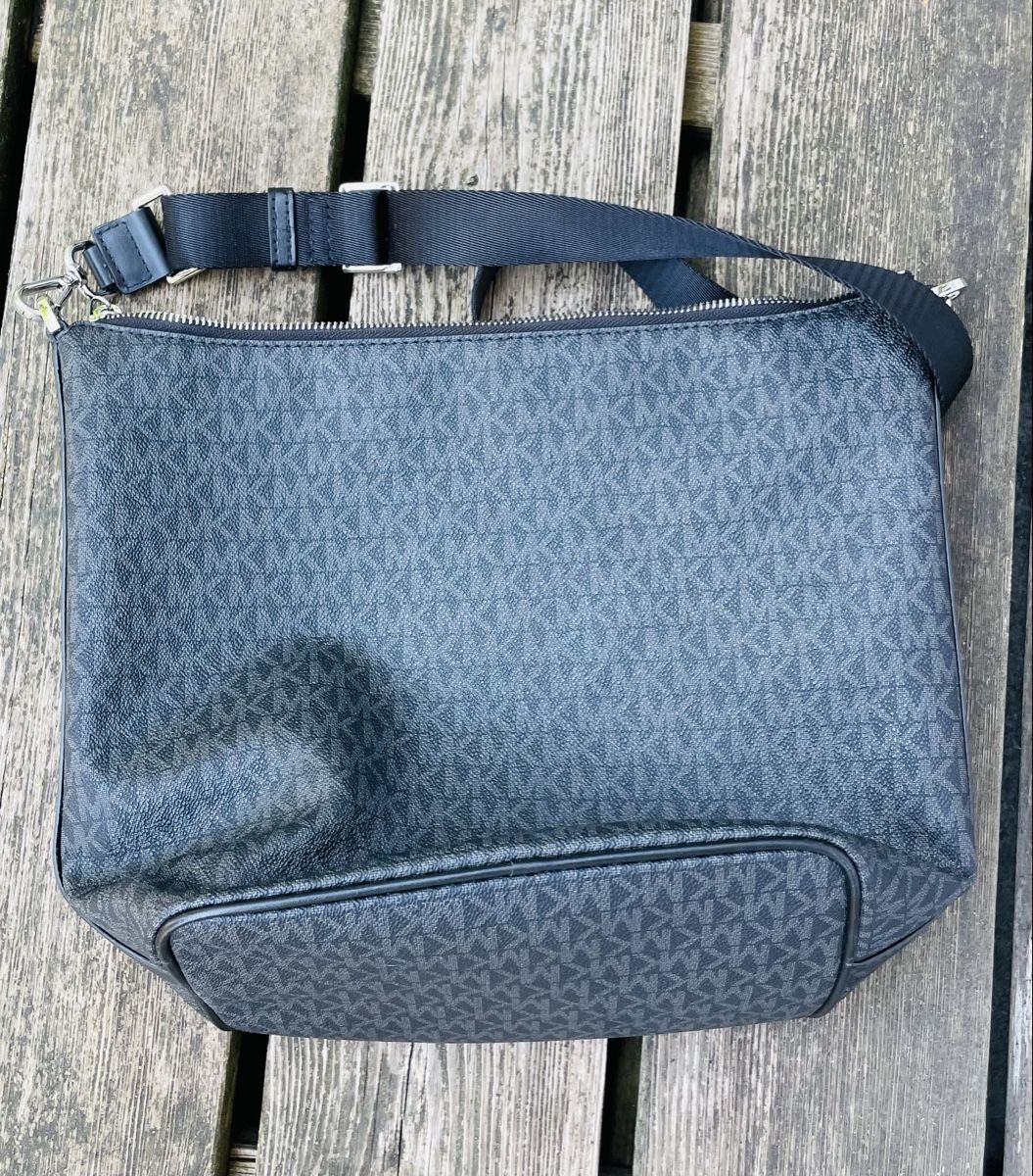Michael Kors Sacs femmes: Handtasche Michael Kors / schwarz – D'occasion à Wallenwil par Pm2000 1