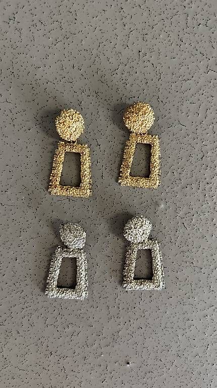 Orecchini pendenti & Orecchini a lobo: Zwei Paar Statement-Ohrringe - Gold & Silber – Usato da Schlieren venduto da _lgv