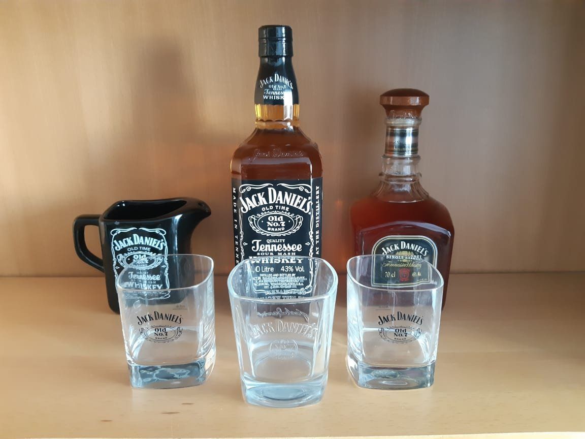 Jack Daniels Bevande alcoliche: Jack Daniels Whiskey Sammlung – Usato da Dulliken venduto da Airliner2 1