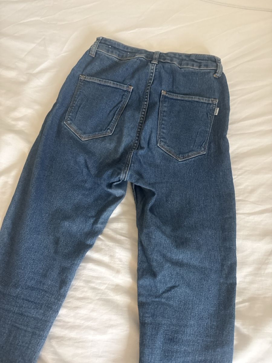 Bershka Jeans: Bershka Jeans, Grösse 36 -dunkelblau – Usato da Pratteln venduto da syr_g2ql 1