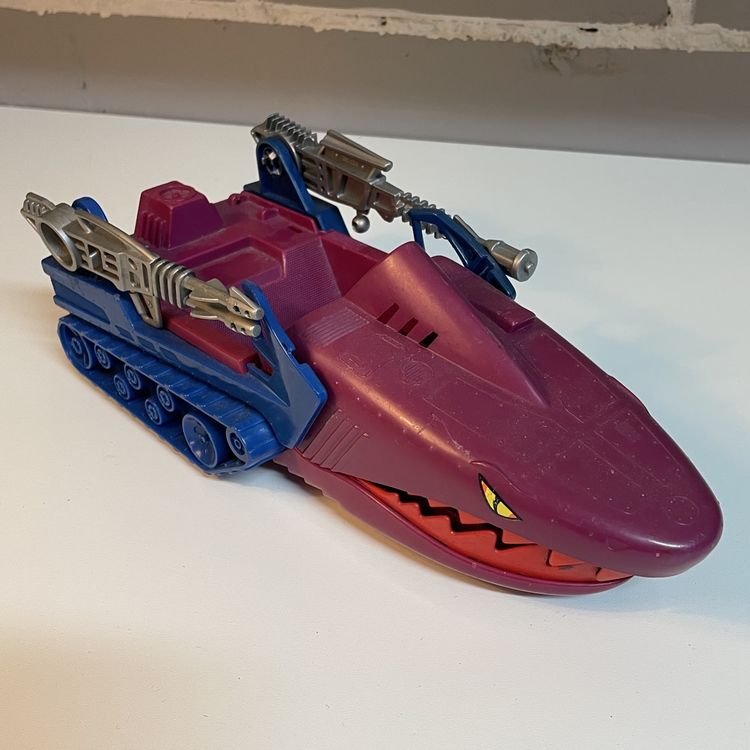 Mega Construx Masters of the Universe Land Shark Collectible Attack Vehicle 179p