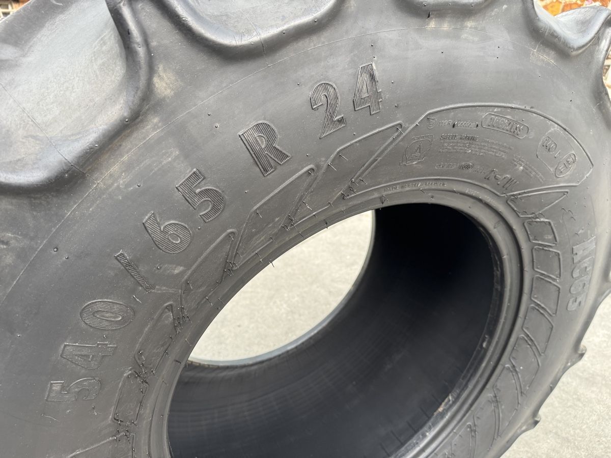 Pneus & Roues: Traktorreifen Mitas 540/65 R24 – D'occasion à Schüpfheim par hobbybieter01 2