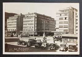 AK Bahnhofplatz BIEL Oldtimer TRAM belebt