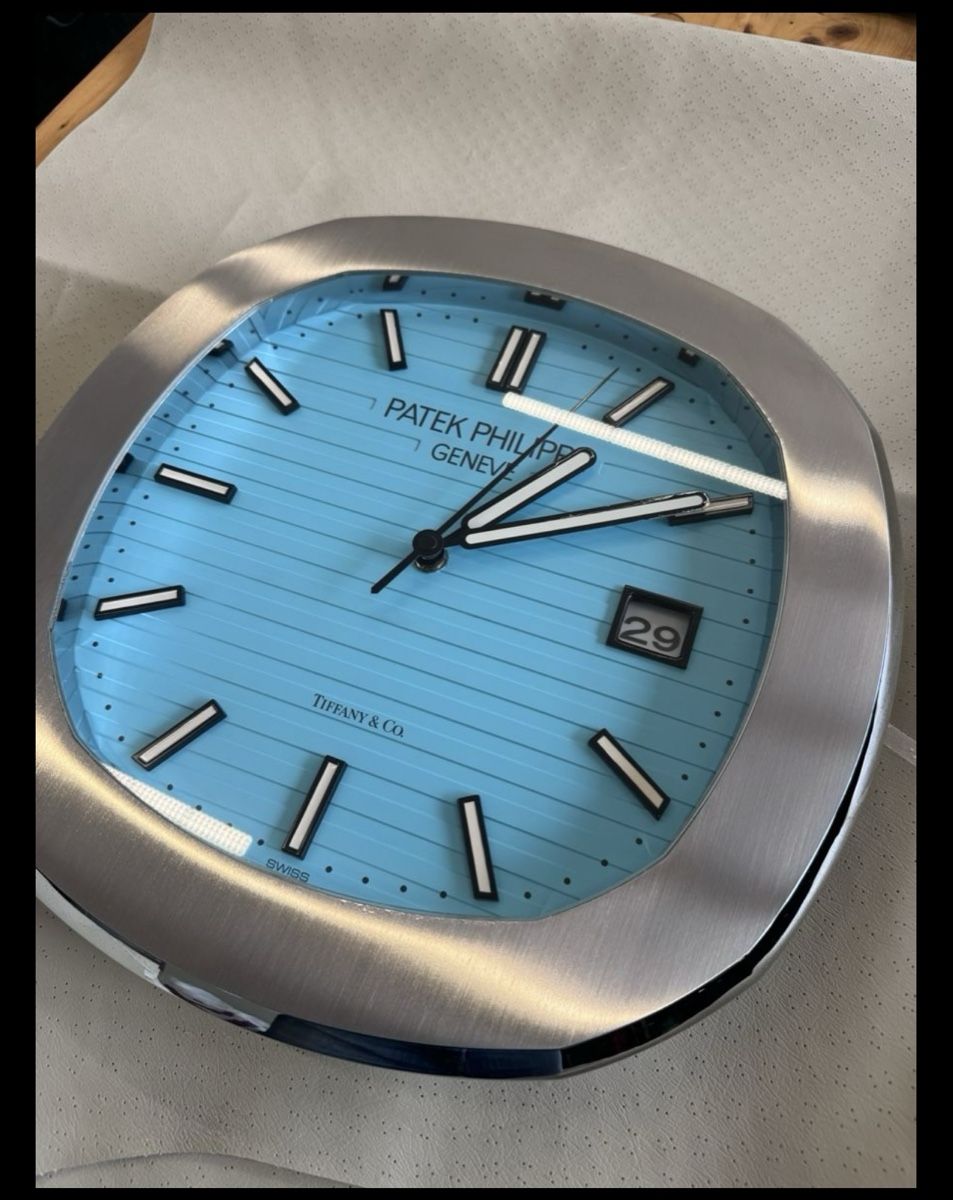 Patek Philippe Orologi: Patek Philippe Nautilus Wanduhr – Usato da Liestal venduto da Riesi2010 2