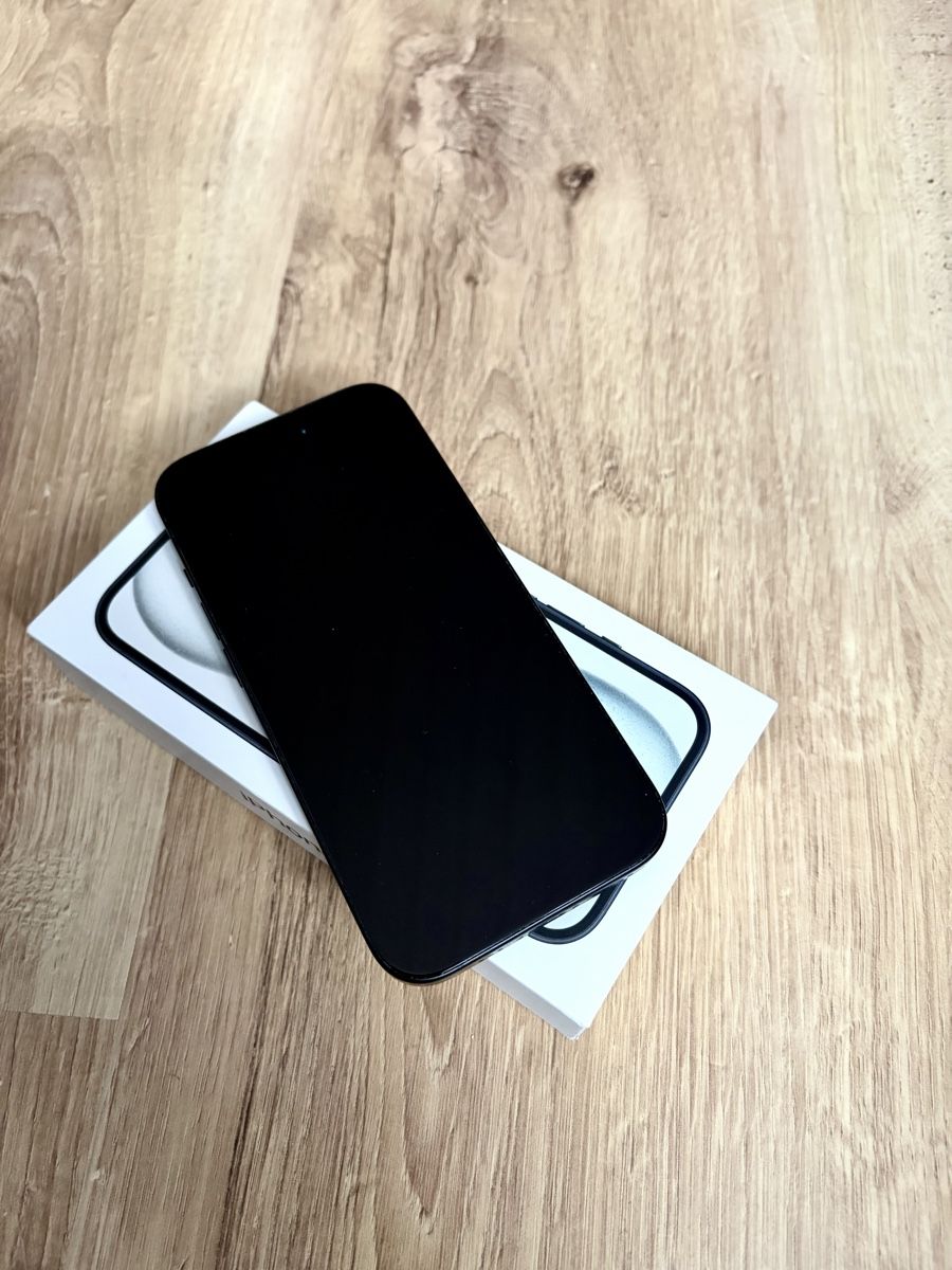 Apple Portables: iPhone 15, 128GB black – D'occasion à Hornussen par Reto138CH 1