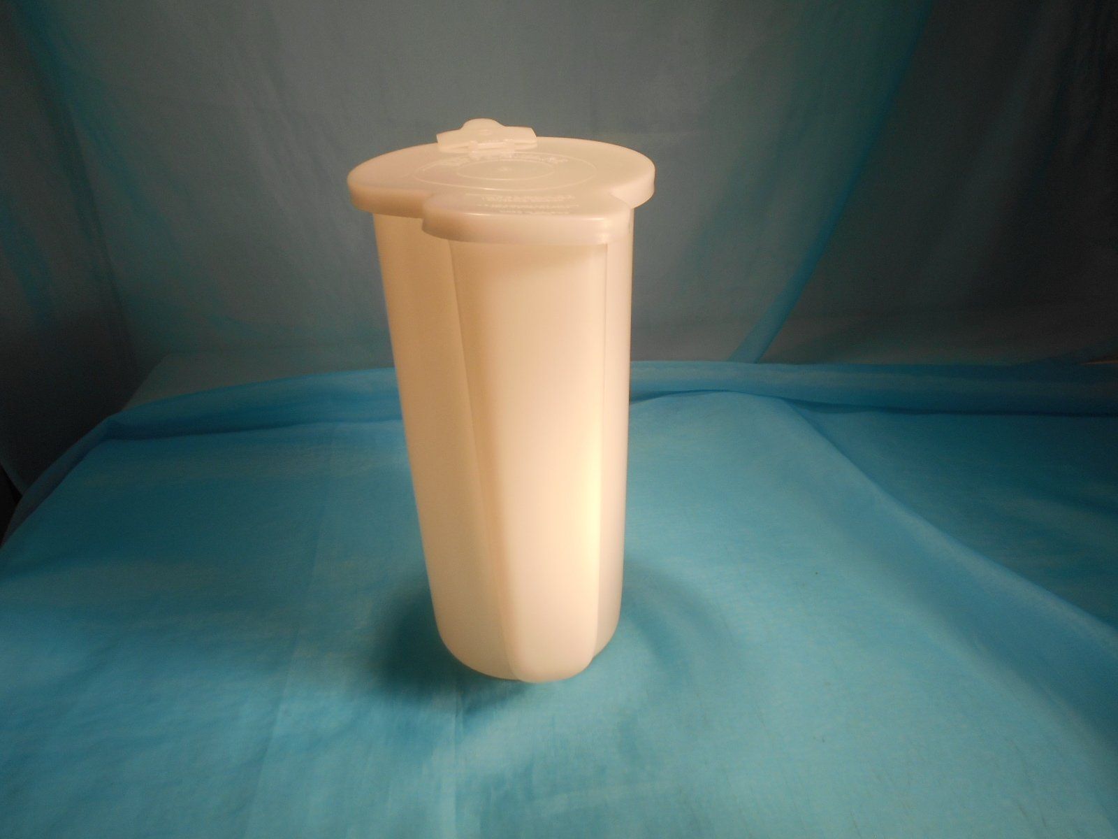 Tupperware Behälter & Ähnliches: Tupperware Kanne, weiss, Vintage – Gebraucht aus Bellach von JingleCherry 2