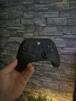 Xbox Wireless Controller schwarz gebrauchter Zustand