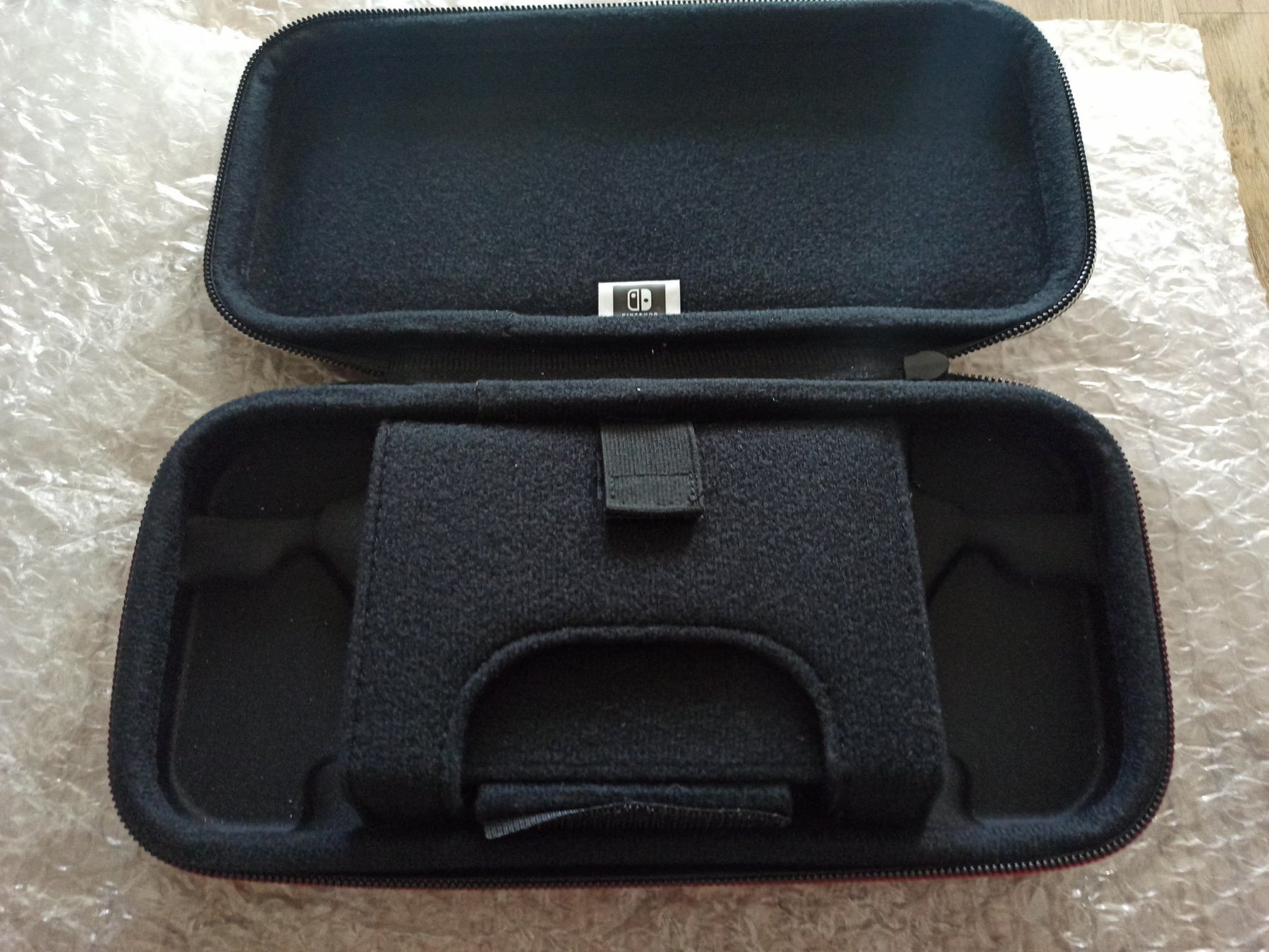 Nintendo Etuis de protection: Original Nintendo Switch Tragetasche Hardcase / Etui NSW – D'occasion à Oberweningen par mar_87mx 2