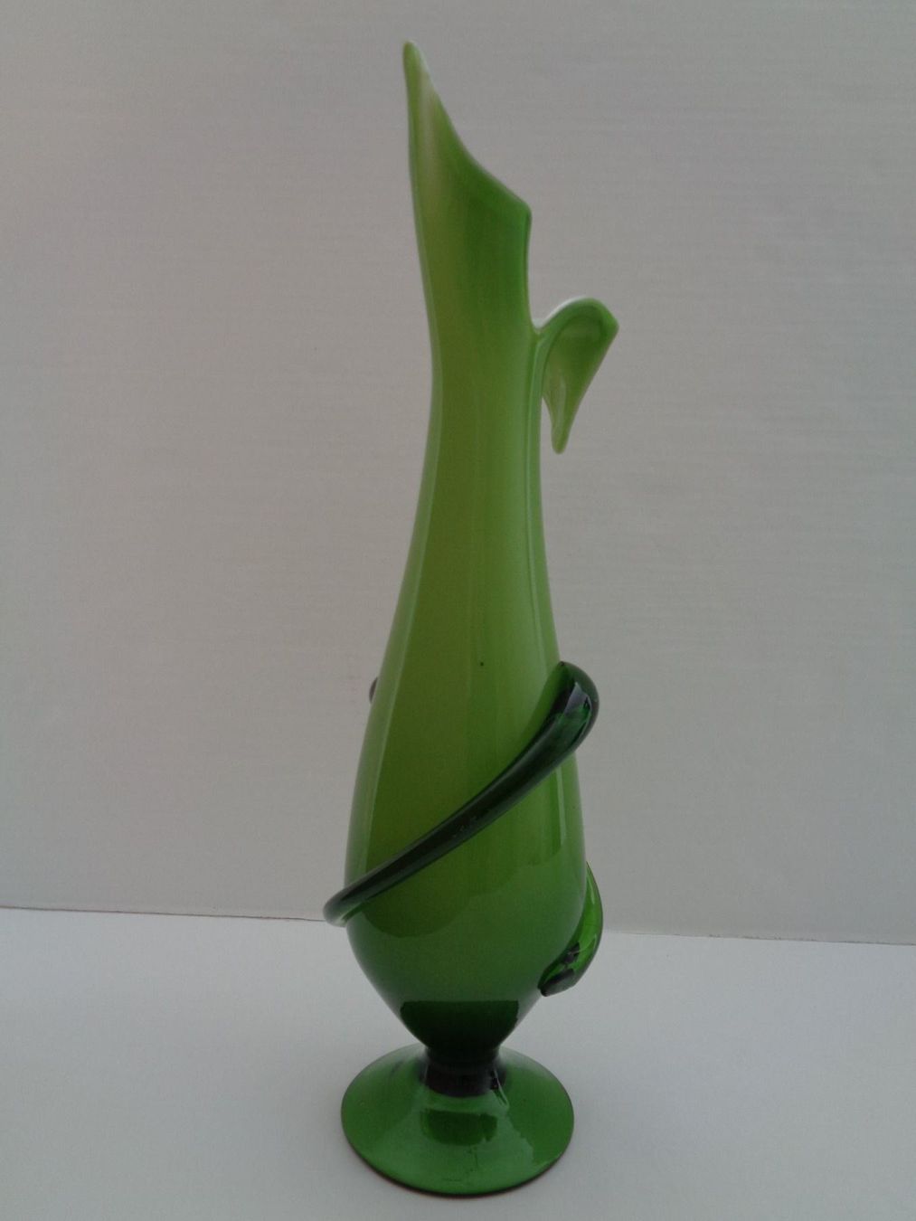 Murano Vasi & Recipienti: Murano Schnabelvase Opaline grün – Usato da Chur venduto da omonia 4