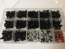 Schrauben Set mit Mutter für M 1:10 schwarz, neu,