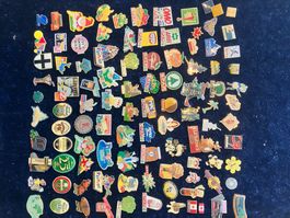 ca. 100 Pin diverse Motive (35)