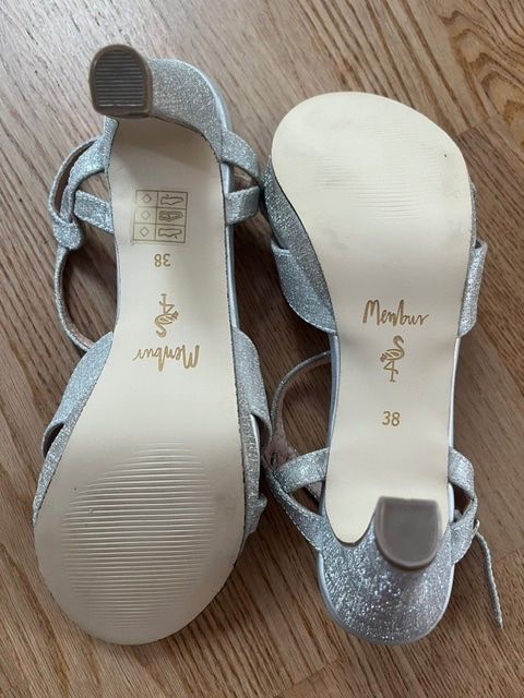 Damenschuhe: Wundervolle Glitzer-Sandalen silber von Menbur – Gebraucht aus Steinmaur von Dyleila 3