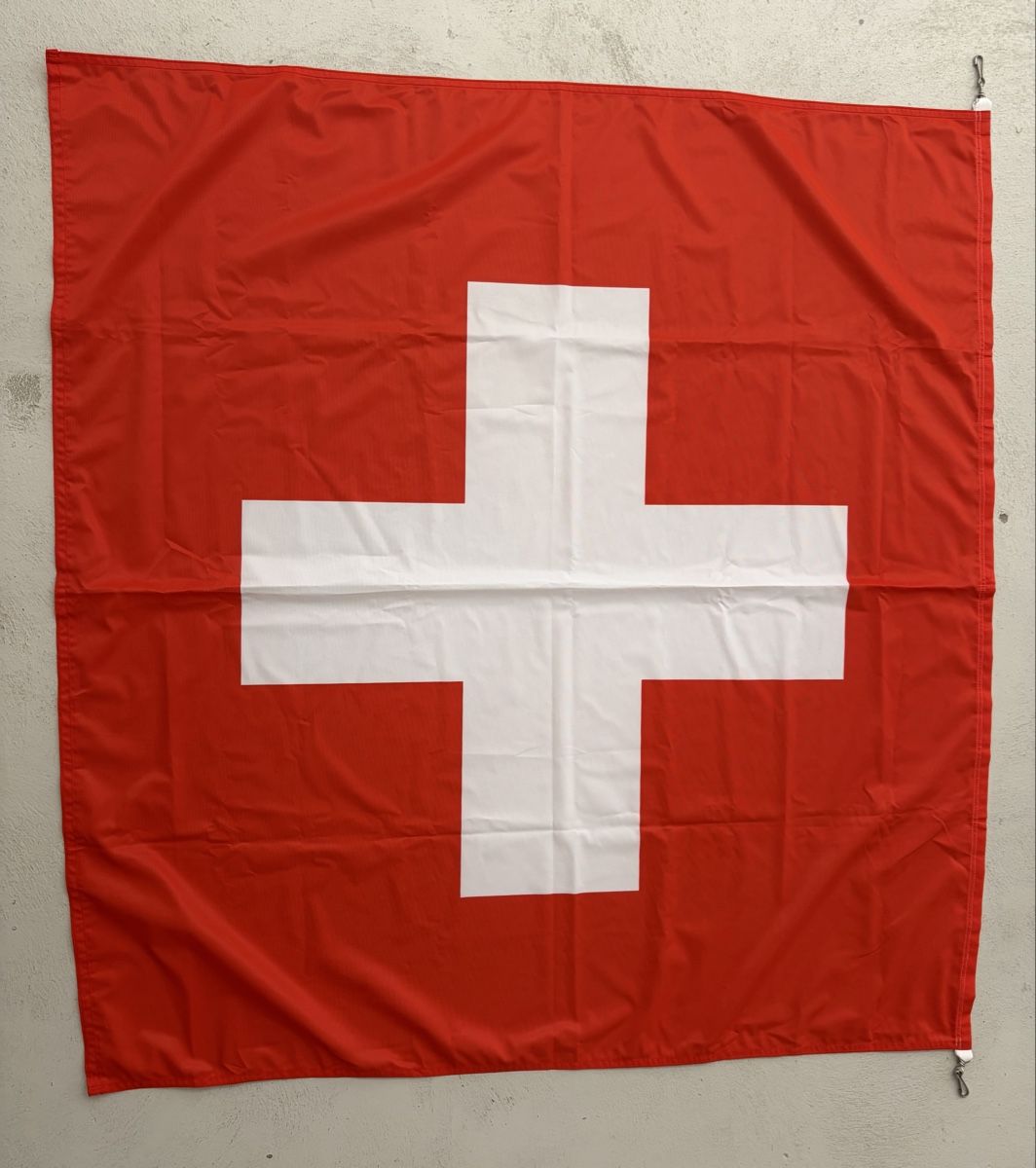 Drapeaux: Schweizer Fahne 150 x 150 cm – Neuf avec emballage d'origine à Gunzgen par Vadesign