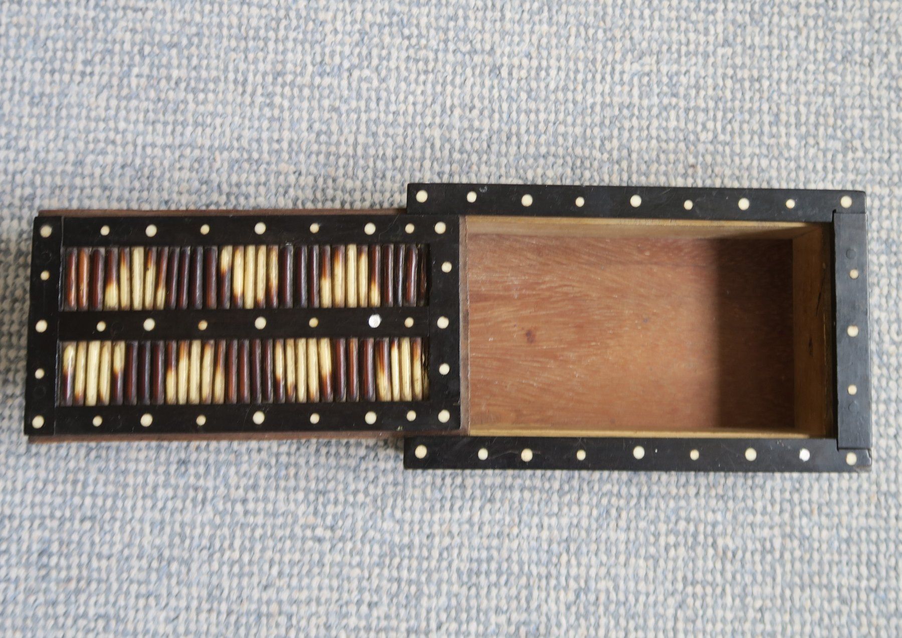 Portagioie: Schatulle mit Schiebedeckel Stachelschweinstacheln-Dekor – Usato da Unterengstringen venduto da orpheo13 4