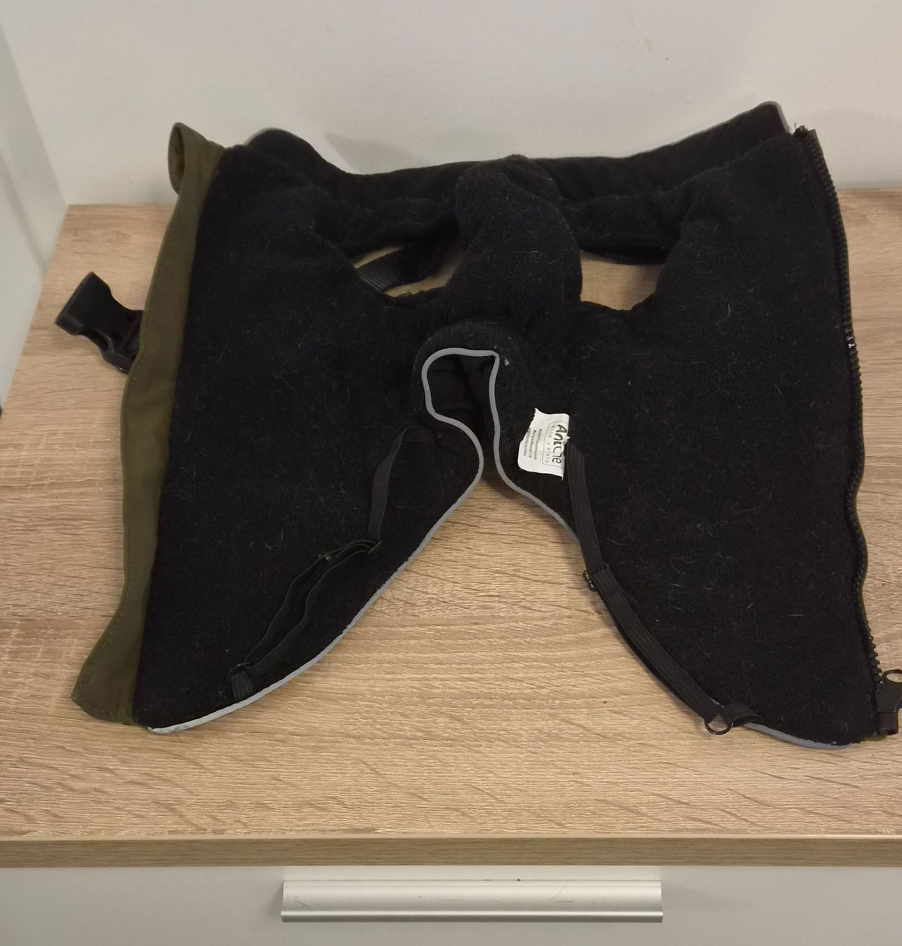 Abbigliamento: Veste petit chien – Usato da Bouveret venduto da lagartha 2