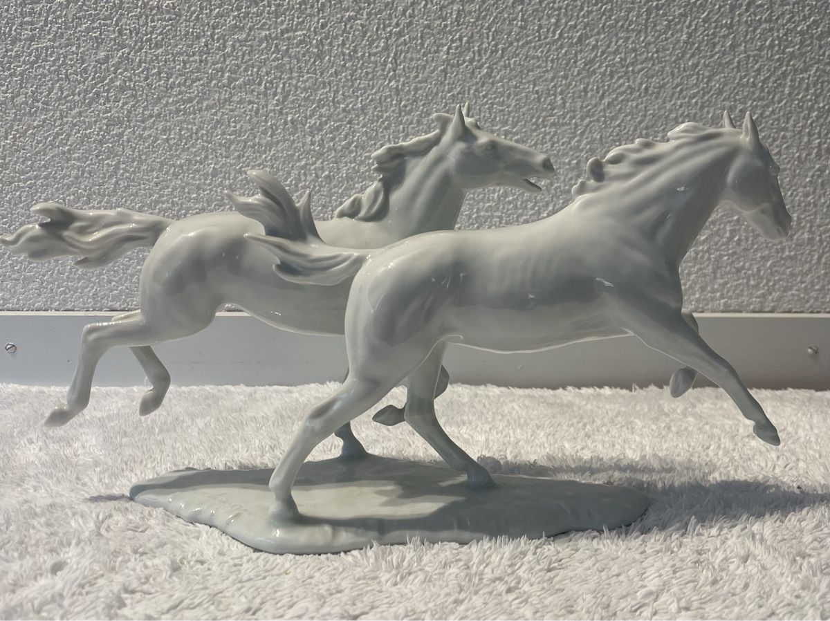 Sculture & Statue: AK Kaiser Porzellanfigur Pferde – Usato da Au ZH venduto da Shalima1985 2