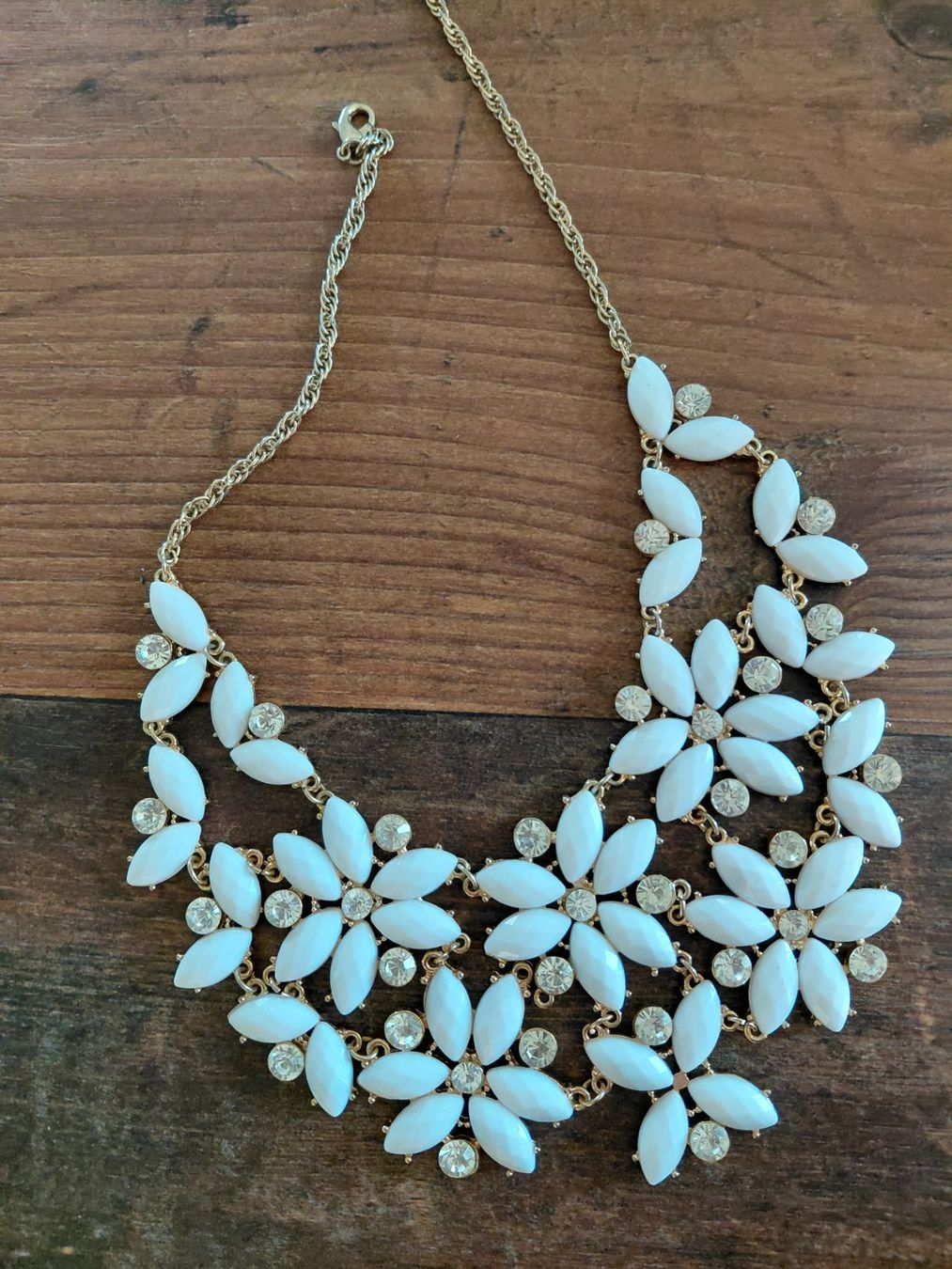 Catenine: Halskette mit Blumen-Design – Usato da Worb venduto da Antoinette22