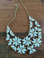 Halskette mit Blumen-Design