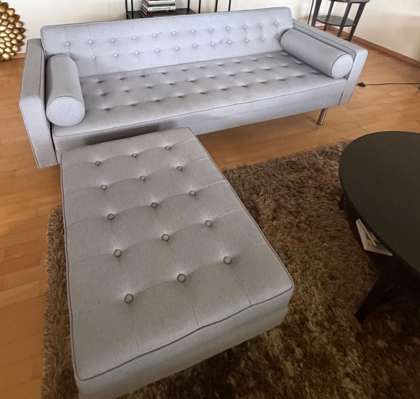 Sofas: Elegantes Sofa mit Ottomane – Gebraucht aus Küsnacht ZH von sus_g7dj