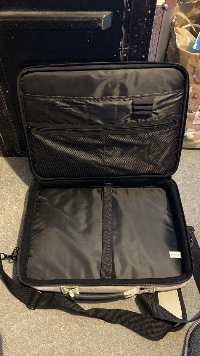 Notebook: Laptop Tasche 15-16 Zoll – Usato da Chevenez venduto da Electro-Rick 1