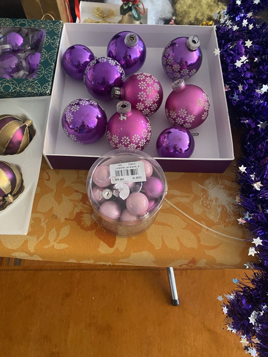 Alle Dekorationen: Weihnachts-set Violet – Gebraucht aus Emmenbrücke von slonecek 1