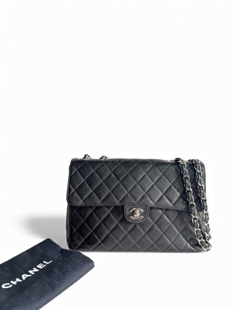 CHANEL Caviar Jumbo Single Flap Bag Tasche