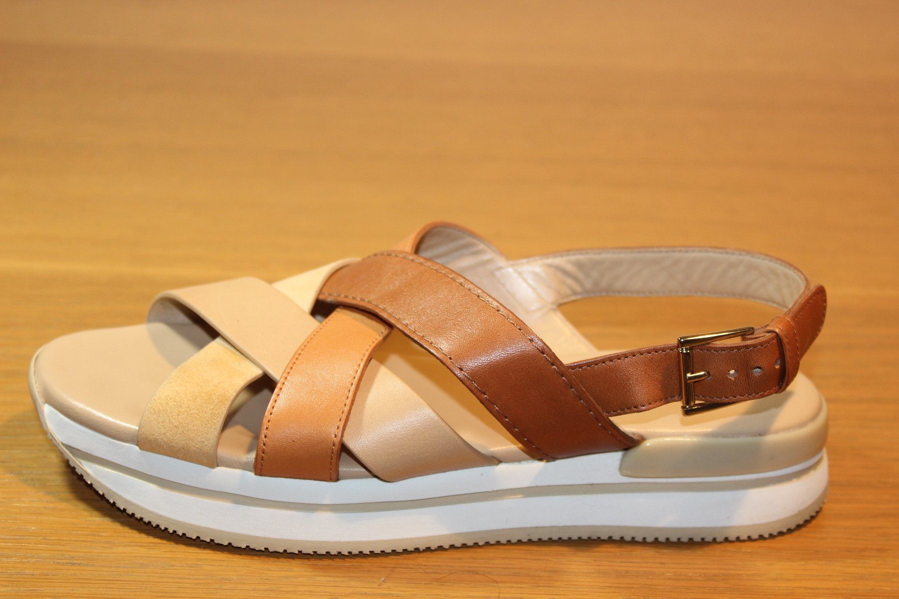 Hogan Scarpe da donna: HOGAN Damensandale, Gr. 39 – Usato da Basel venduto da Mila_Graf 9