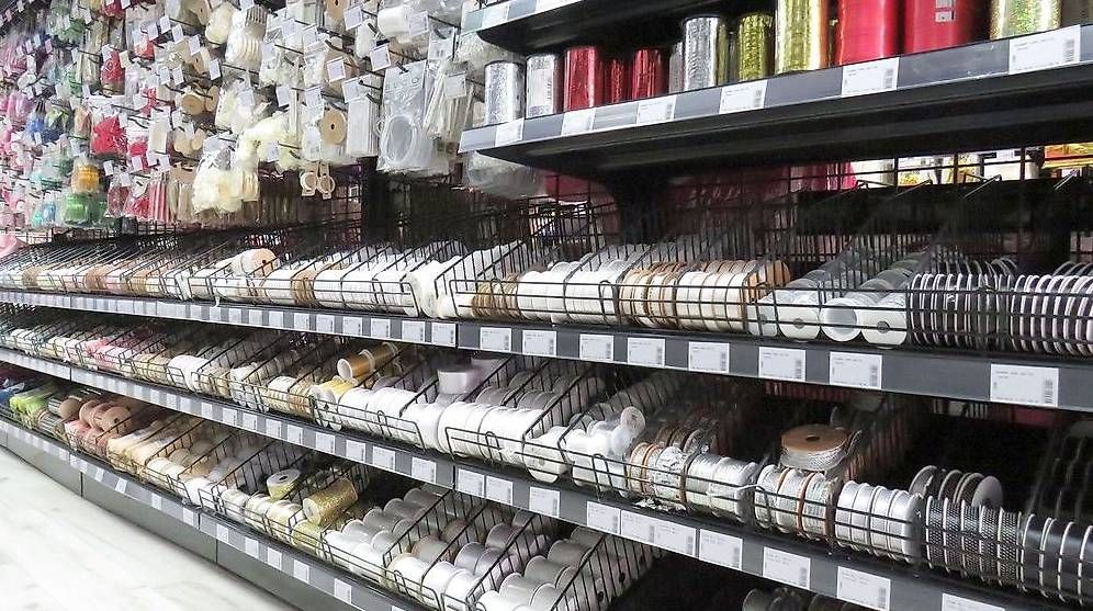 Étagères: Rayonnage de magasin 400 m2 – D'occasion à Etoy par 100_l6sc 1