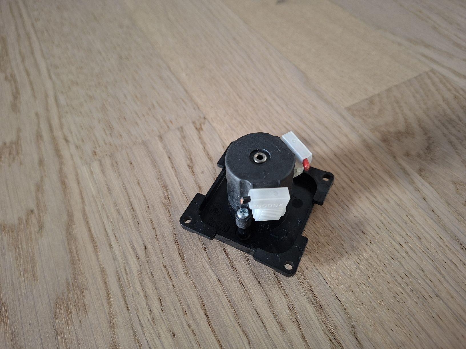 Stecker: INPROJAL System 10.000 Einbau-Steckdose 12V schwarz – Gebraucht aus Winterthur von CBerger01 4