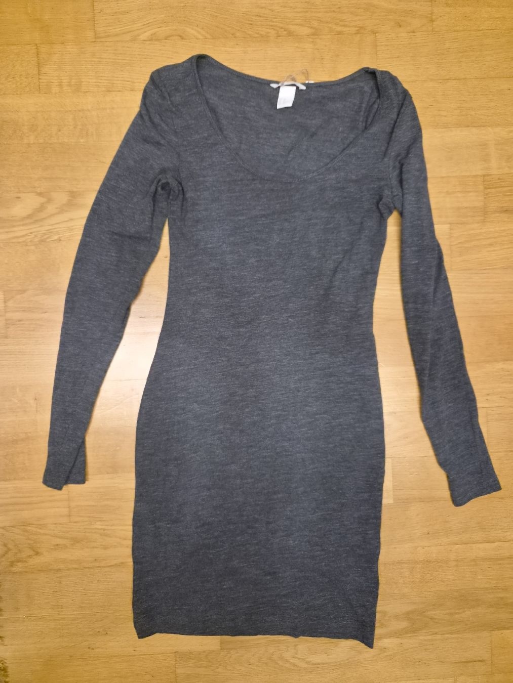 H&M Robes: Robe H&M Basic gris manches longues taille XS – D'occasion à Penthaz par Sosotroc
