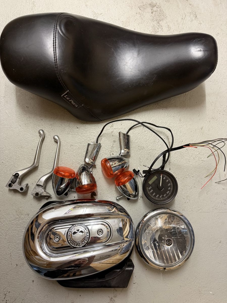 Harley-Davidson Tutti i ricambio per moto: Harly davidson xl 883  – Usato da Dübendorf venduto da Jiimmy24