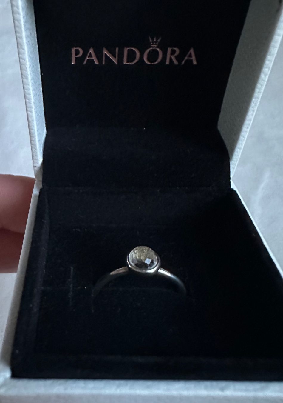 Pandora Anelli: Pandora Ring Kristall Geburtsstein April – Usato da Beringen venduto da miavita 1
