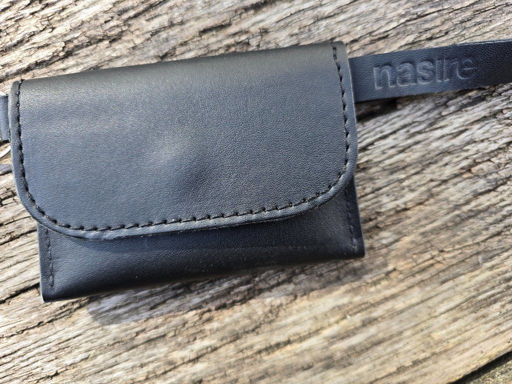 Altro in  Abbigliamento & Accessori: Leder: Etui S schwarz-Sale – Nuovo (secondo la descrizione) da Romanshorn venduto da Rachacha 1