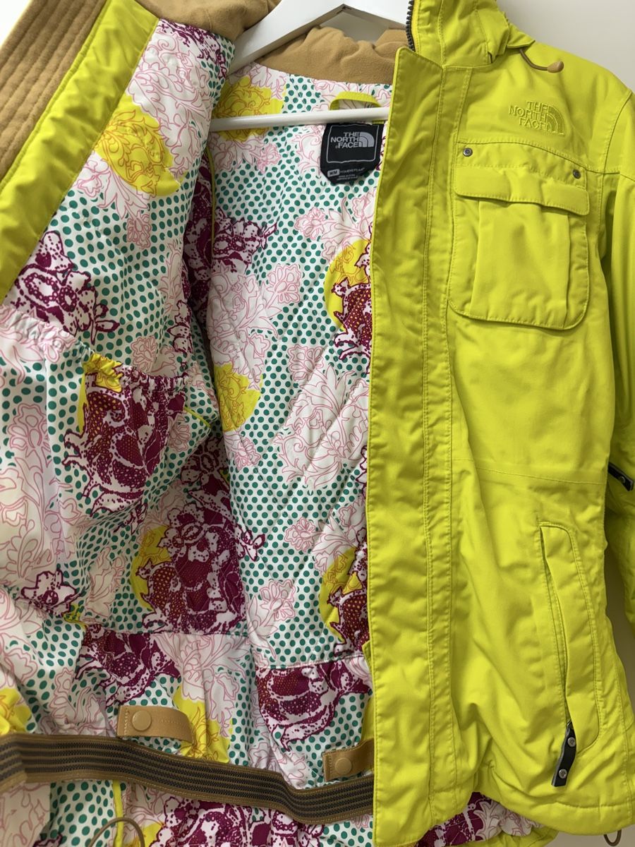 North Face Giacche: The North Face jacket, Yellow, floral! – Nuovo (secondo la descrizione) da Montagnola venduto da jamylafy 4