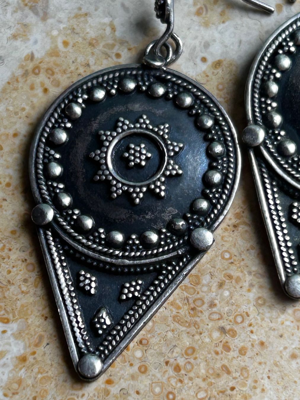 Boucles d'oreille: Ästhetische Ohrenplämper DROP – D'occasion à Laufen par Bellebellezza