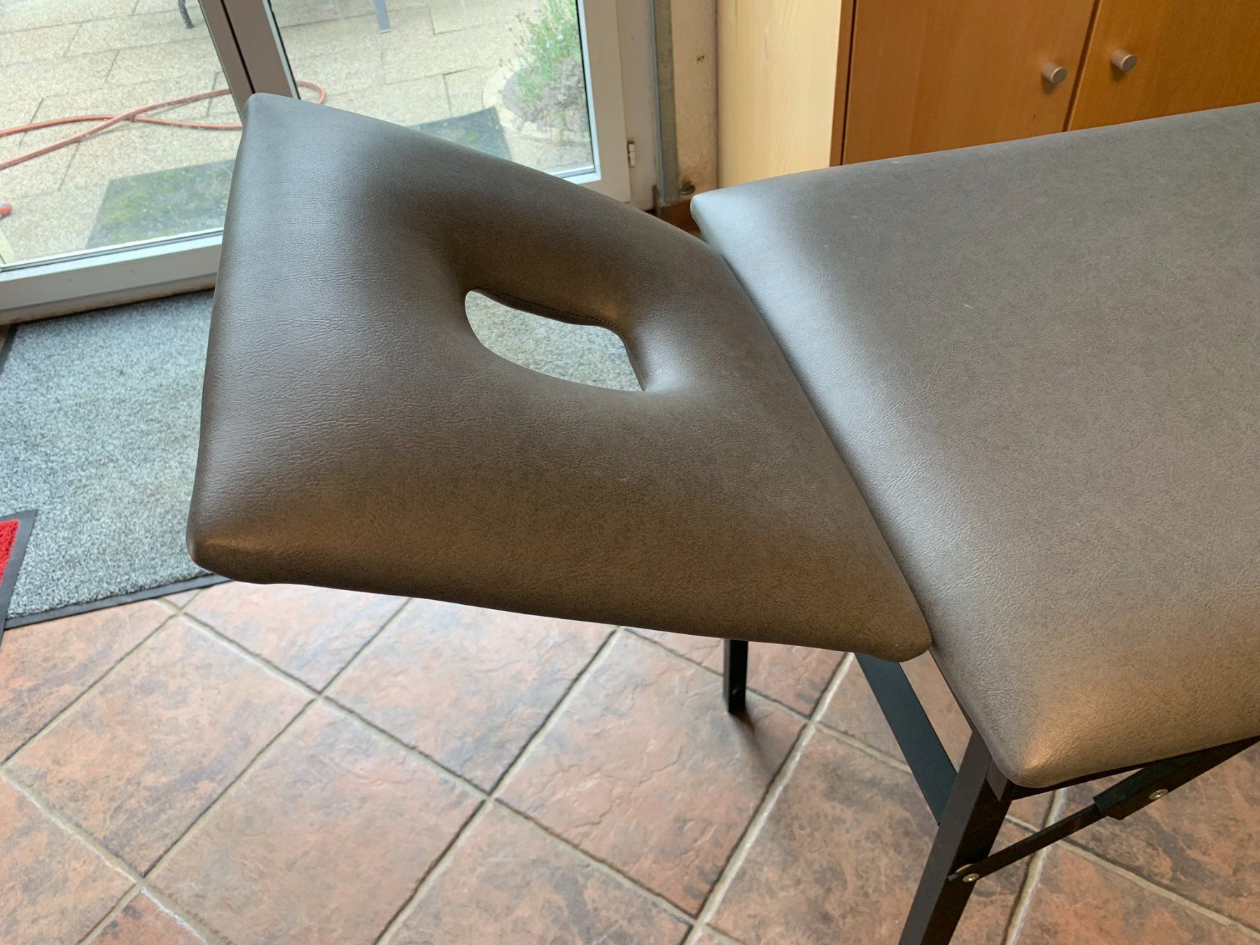 Dispositivi per massaggi: Massagetisch zusammenklappbar – Usato da Ramlinsburg venduto da Roland8 7