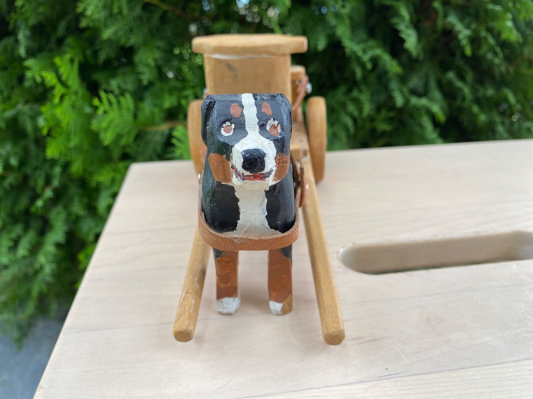Glocken & Treicheln: schöner geschnitzter Berner Sennenhund mit Wagen – Gebraucht aus Feldbach von Olive1 6