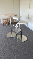 IKEA Urban Barhocker (2x) und Tisch