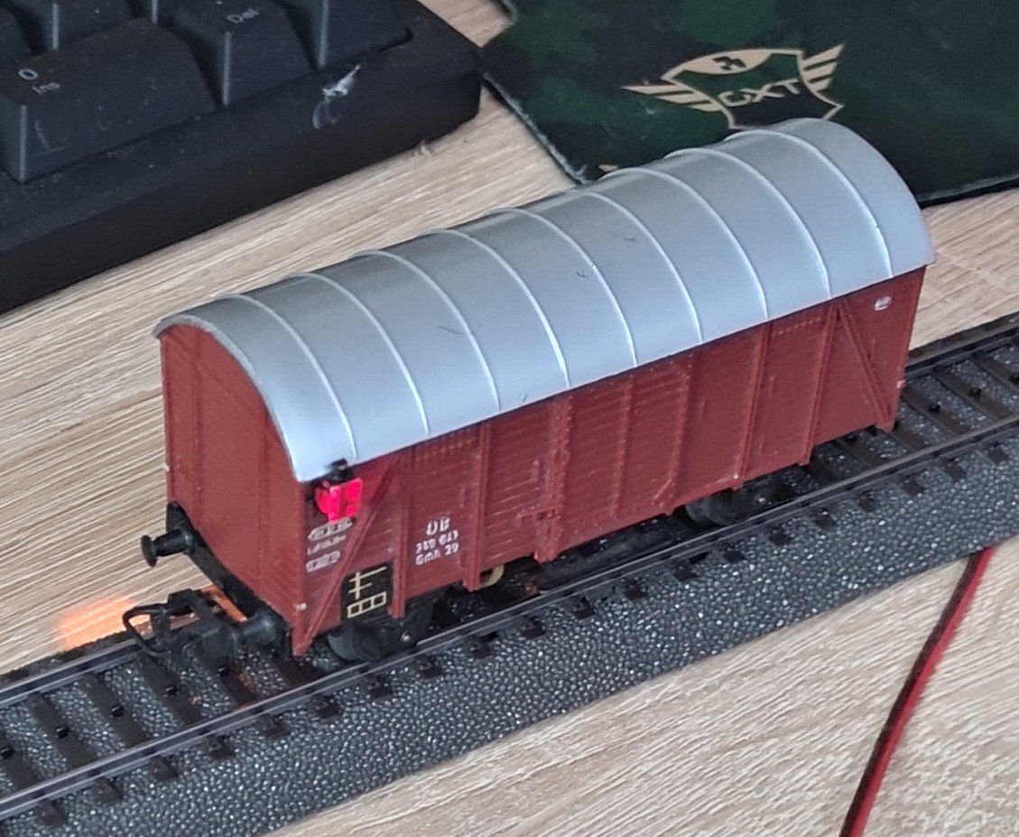Märklin Modellini di ferrovie: Märklin Güterwagen der DB mit  Schleifer – Usato da Wettingen venduto da Wendemarket 1