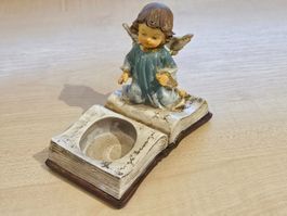 Engel mit Buch / Teelicht-Halter , Kerzenständer