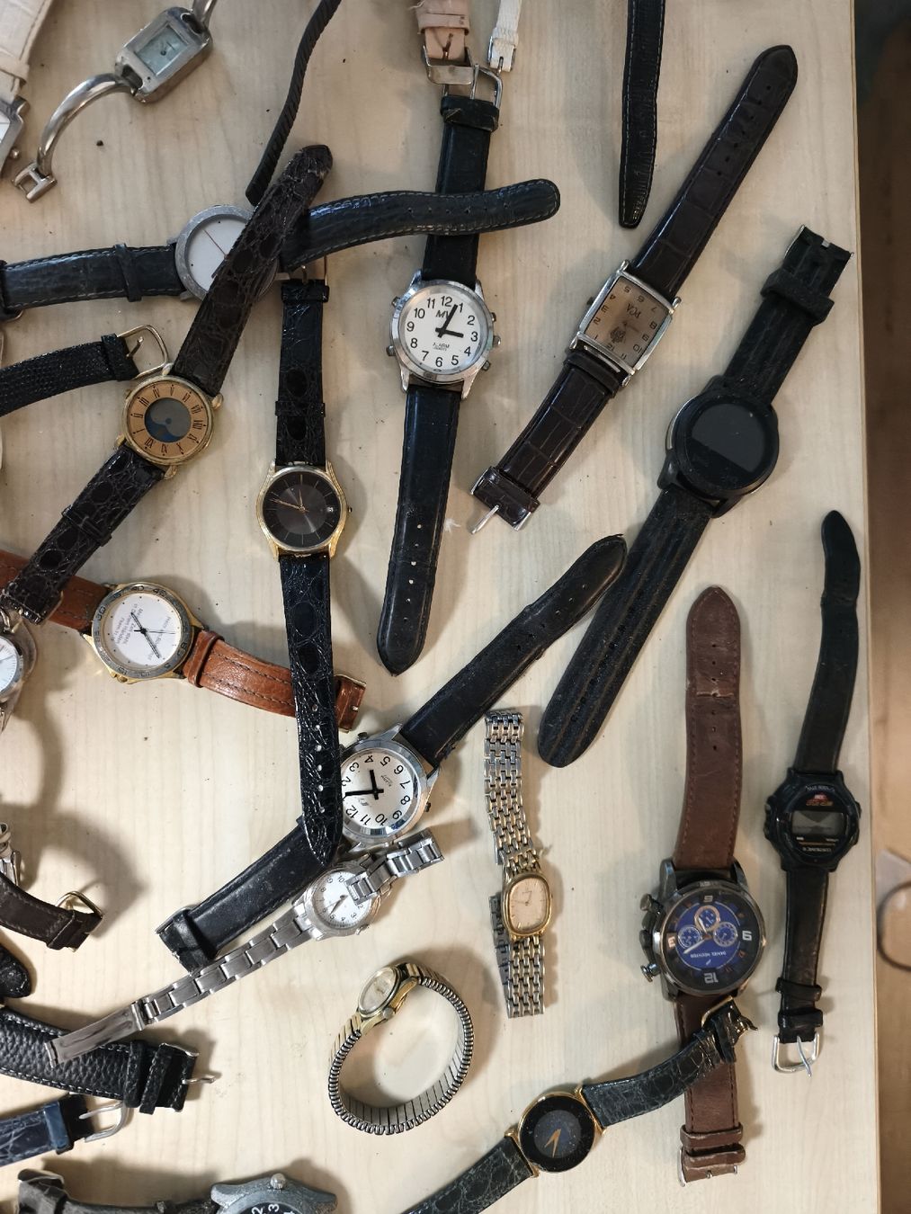 Uhren: Armbanduhr  – Gebraucht aus Kreuzlingen von dad_9x7b 2