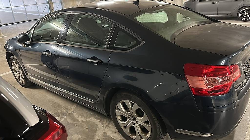 Autos: vends CITROEN C5 pour export ou pièces – Defekt aus La Tour-de-Trême von fra_gc7s