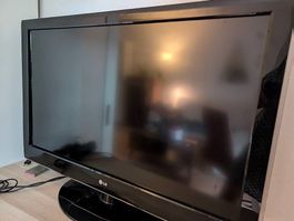 42-Zoll-LCD-Fernseher von LG mit Fernbedienung
