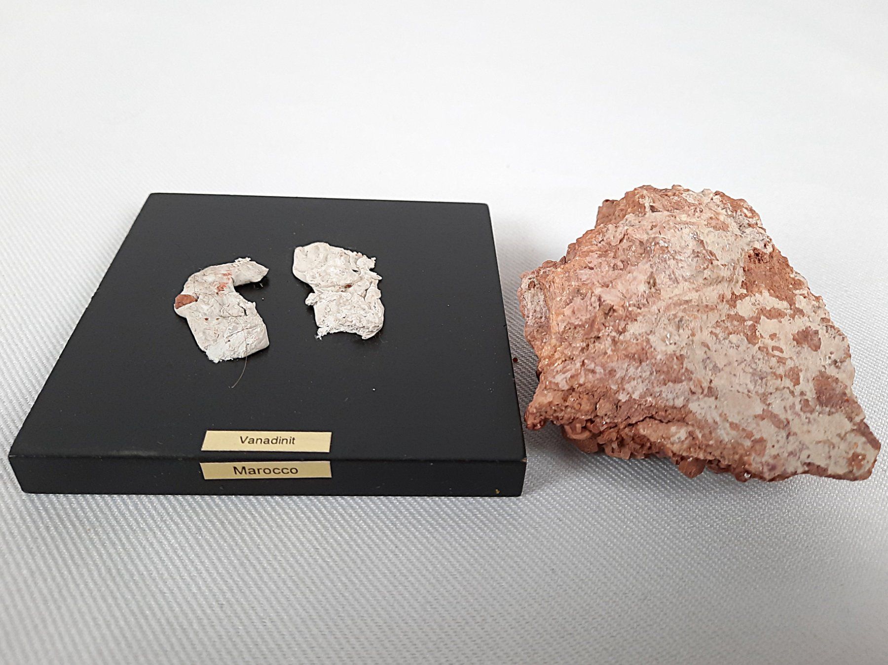Minerali & Pietre curative: Vanadinit und Baryt-Kristallstufe – Usato da Beinwil am See venduto da Restwert_Beinwil 4