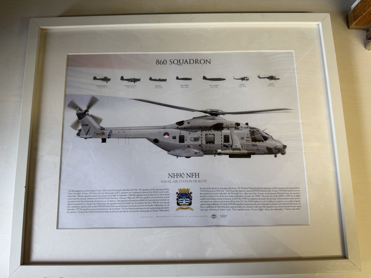 Posters & Illustrations: Helikopter Bild mit Rahmen  – D'occasion à Zürich par papaplatte