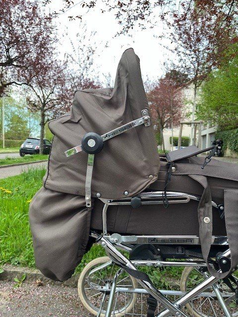 Carrozzine: Hesba Kinderwagen im Retrolook – Usato da Basel venduto da nil_8525 1