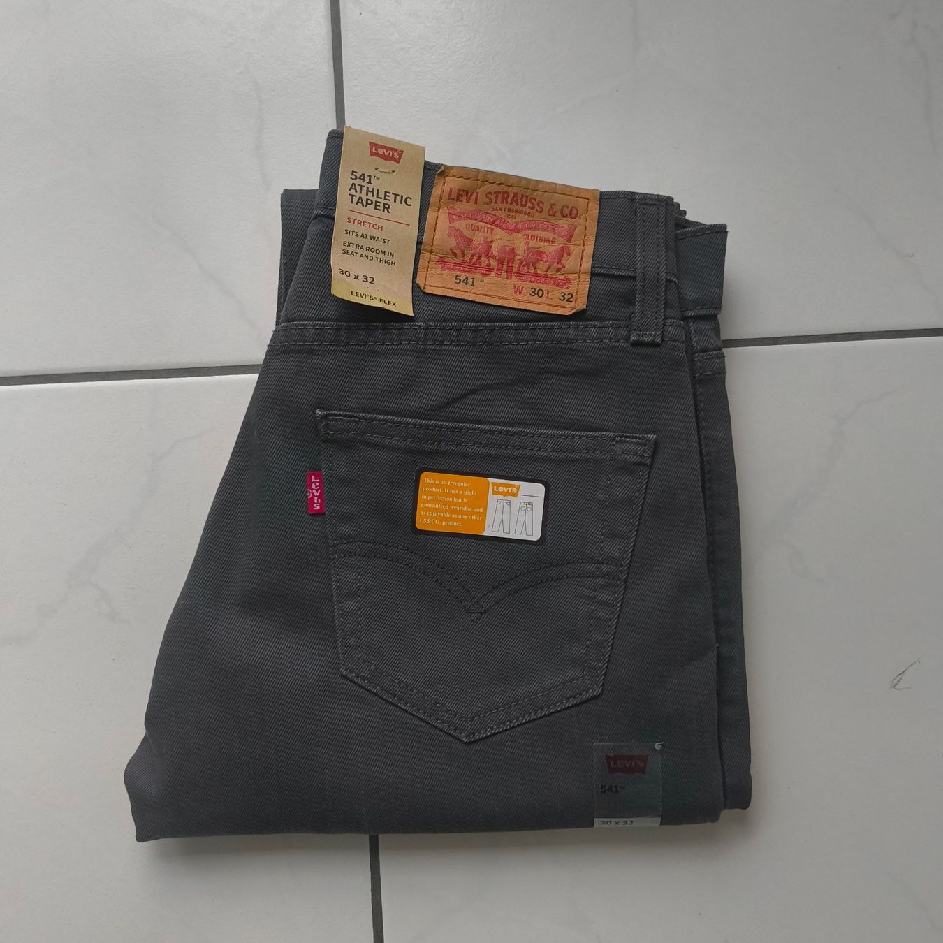 Levi's Jeans: Levis  541 Jeans W 30 – Nuovo (secondo la descrizione) da Uitikon Waldegg venduto da PJLS1