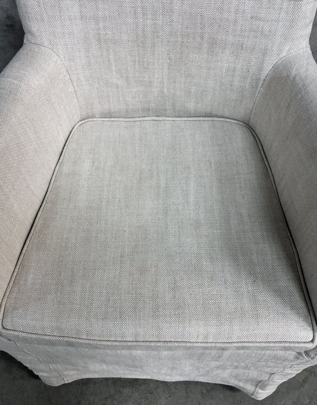Eichholtz Sessel: Sessel von Eichholtz mit weisser Housse – Neu (gemäss Beschreibung) aus Chur von elifornico 1